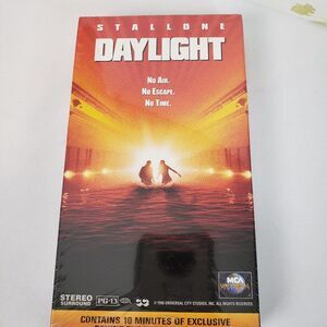 NOS Sealed Vintage 1997 Sylvester Stallone VHS Movie Daylight VCR Cassette
